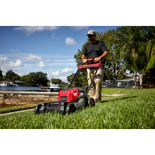 M18 FUEL 21" Self-Propelled Dual Battery Mower Kit