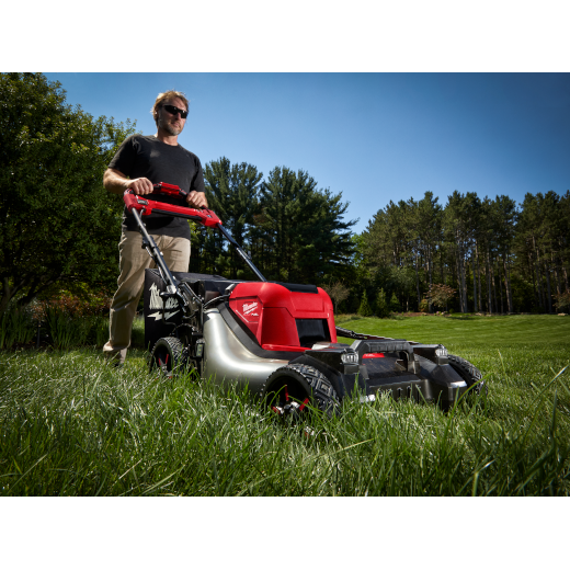 M18 FUEL 21" Self-Propelled Dual Battery Mower Kit